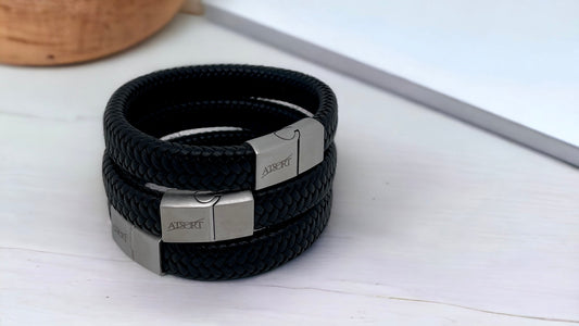 De Perfecte Leren Armband voor de Moderne Man: Stijl en Functionaliteit!